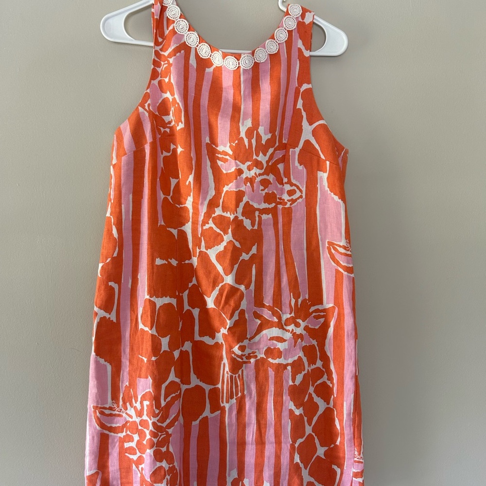 EUC Lilly Pulitzer for target size 12. Fully lined.
